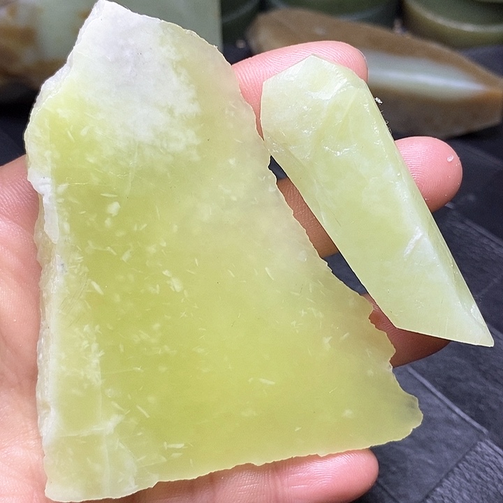 和田玉未镶嵌毛料