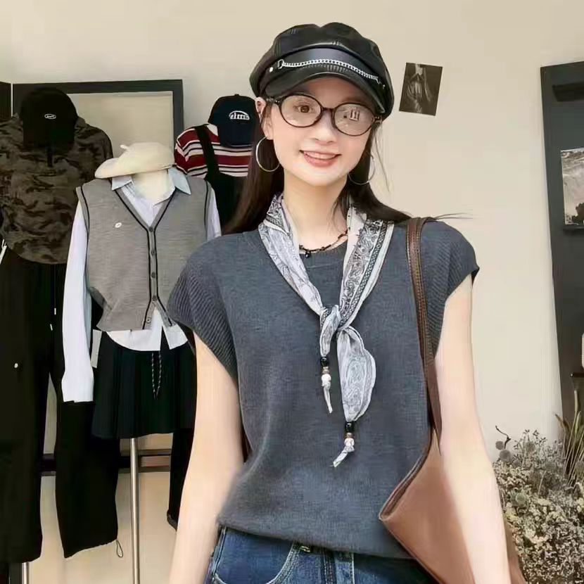（贵宾福袋专属）应季减龄T恤衬衣上衣外套随机一件