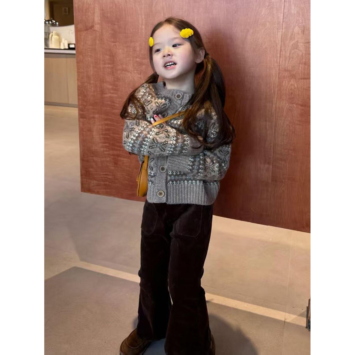 韩版女童2025秋冬新款复古费尔岛针织毛衣开衫小女孩灯芯绒喇叭裤