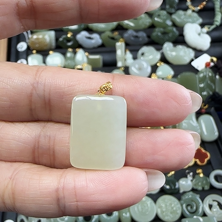 和田玉吊坠(不含链)18K金镶嵌