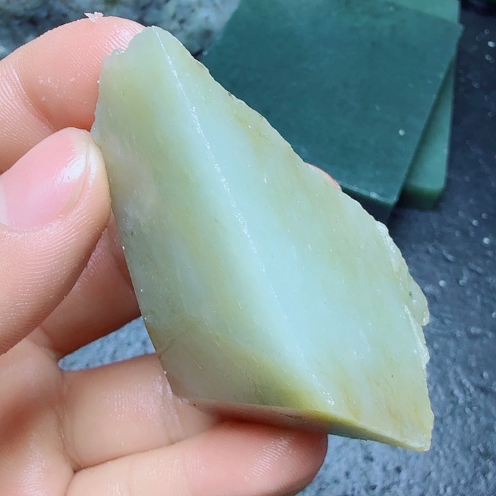 和田玉（糖玉）未镶嵌珠宝奇石