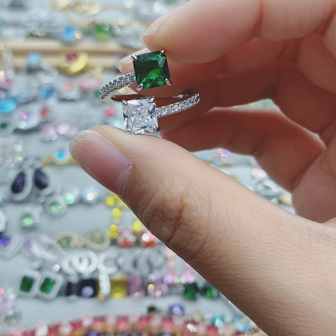 【闪购商品】银S925镶嵌耳饰托帕石