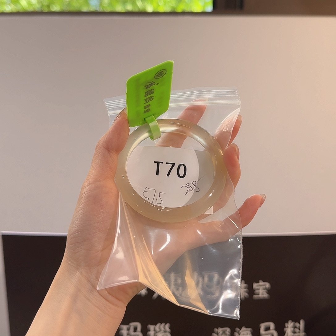 玛瑙/玉髓手镯未镶嵌面**人