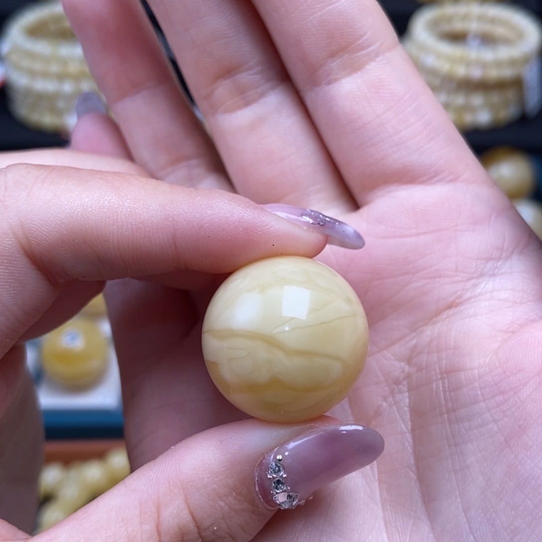 富****蜜蜡未镶嵌珠宝奇石