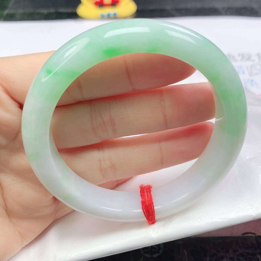 翡翠未镶嵌手镯正