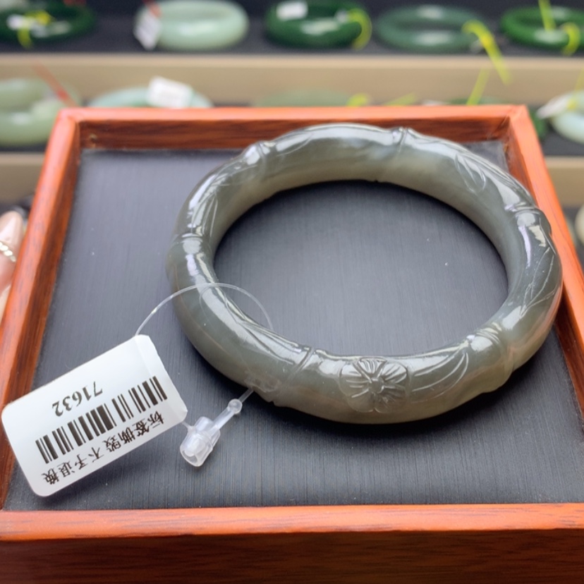【闪购商品】和田玉手镯未镶嵌52.8