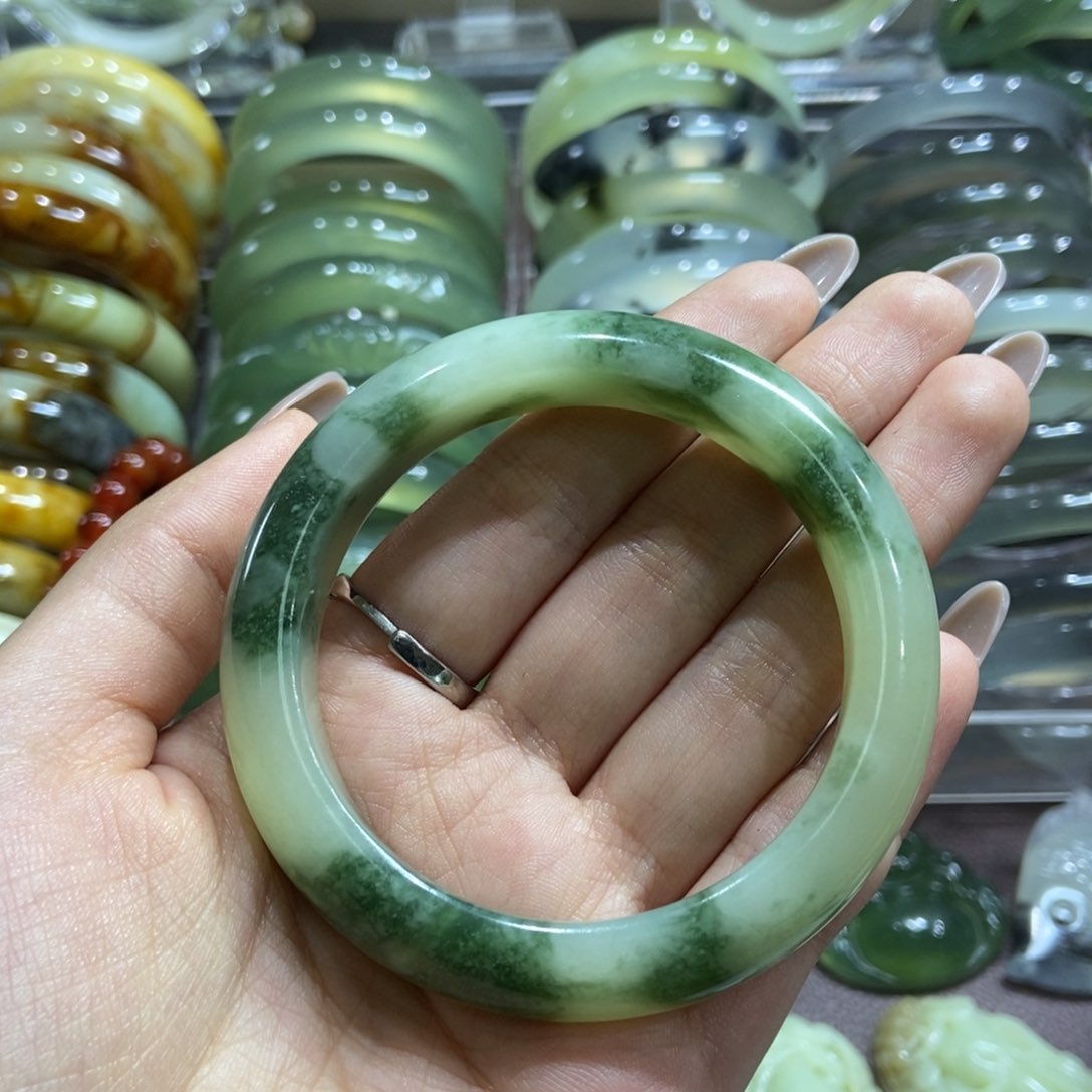 蛇纹石玉手镯未镶嵌淡**茶56