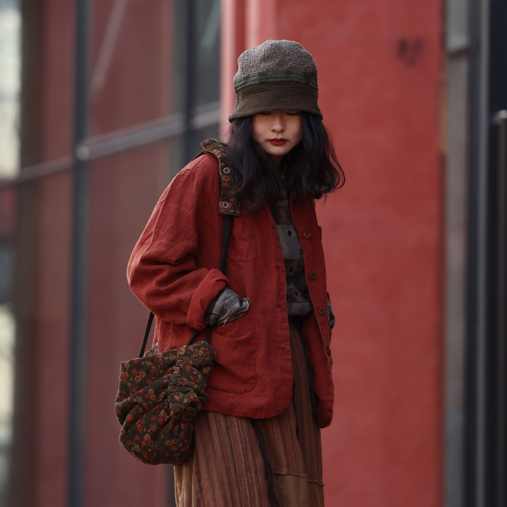 衣路走来原创设计2025春亚麻做旧圆领四口袋显瘦短外套 38460