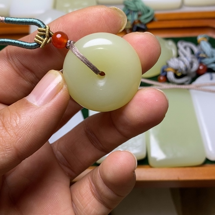 和田玉未镶嵌挂件平安扣