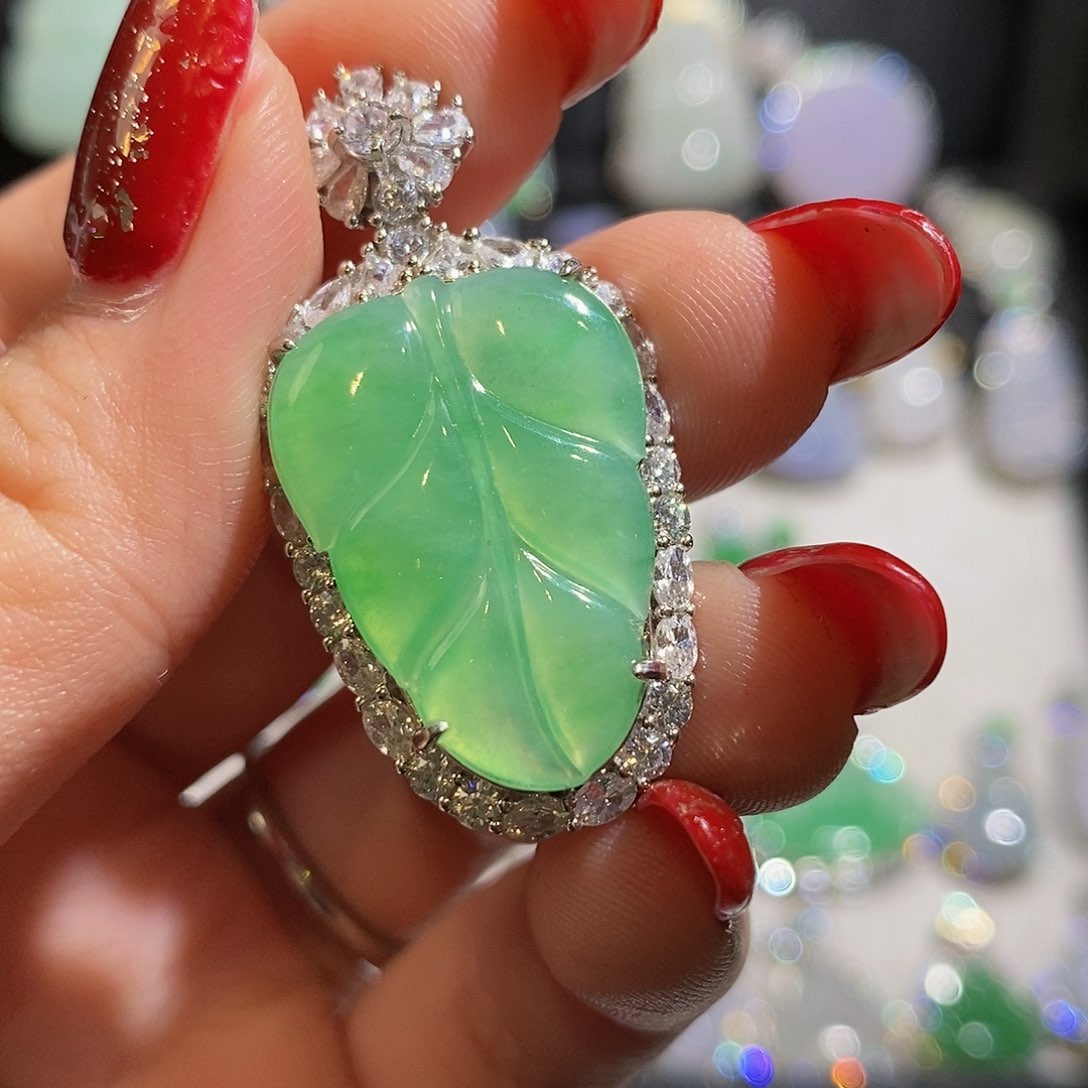 翡翠颈饰银S925镶嵌天然翡翠