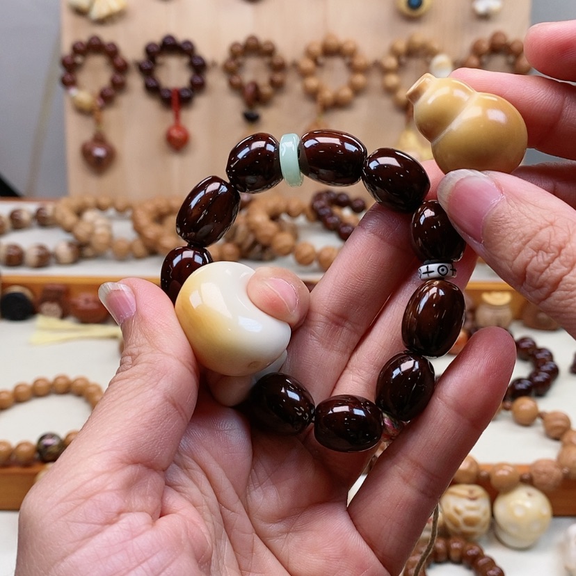 【闪购商品】吊坠紫金鼠羊**困紫金鼠月亮手串