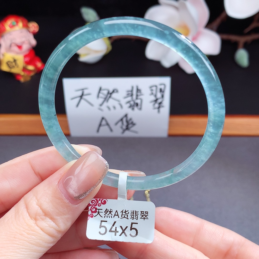 翡翠手镯（圆镯）未镶嵌