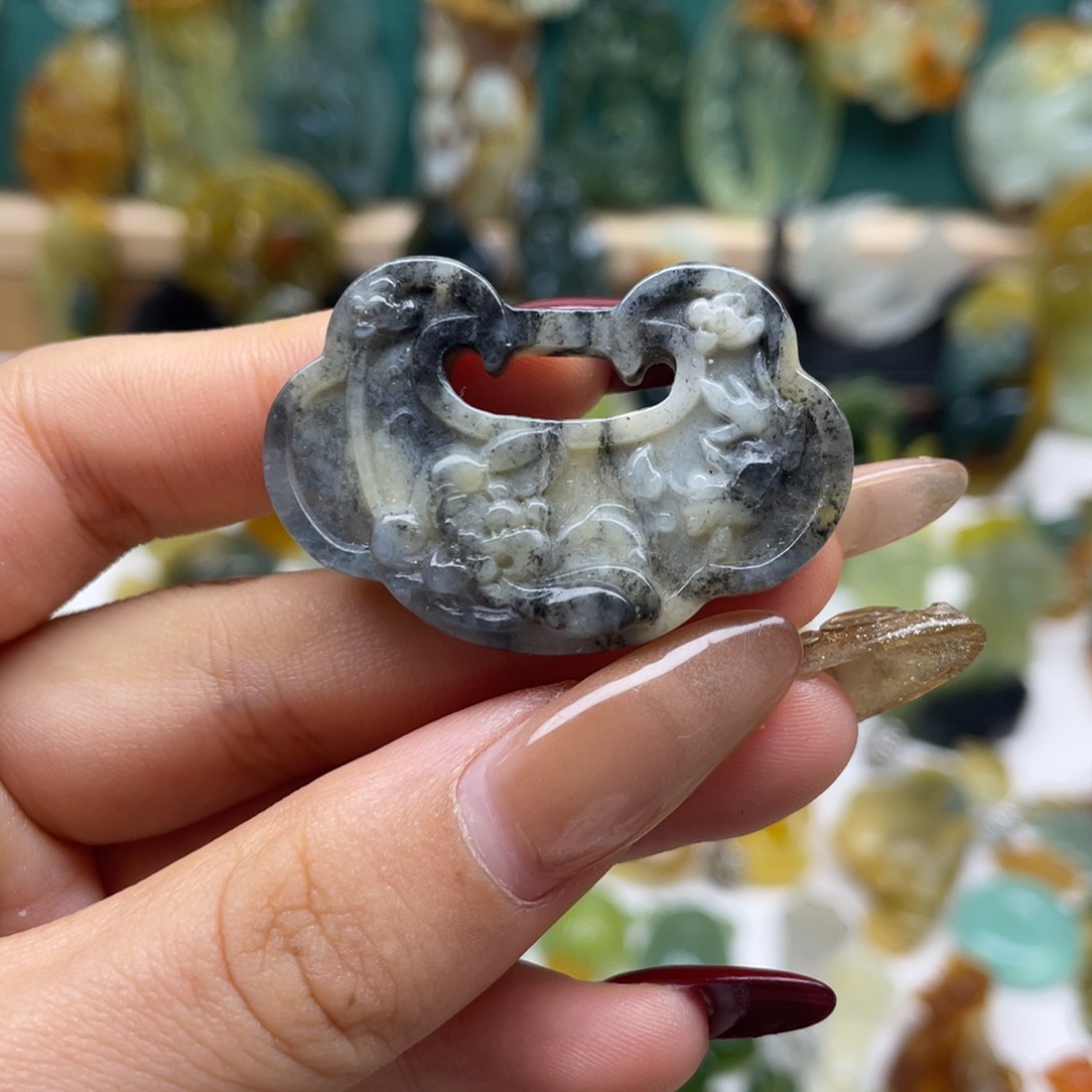 蛇纹石玉吊坠(不含链)未镶嵌