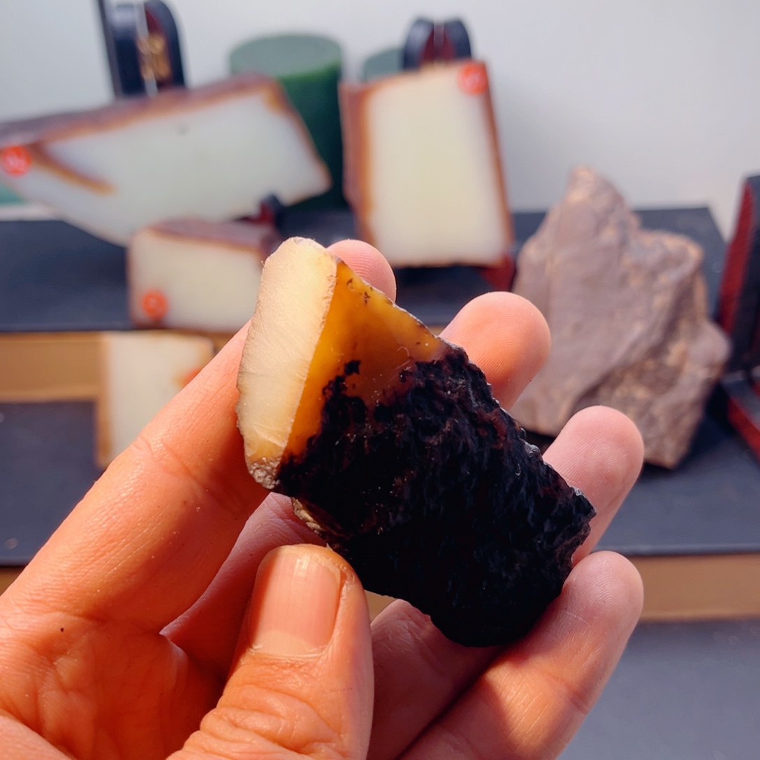 和田玉（糖玉）未镶嵌颈饰