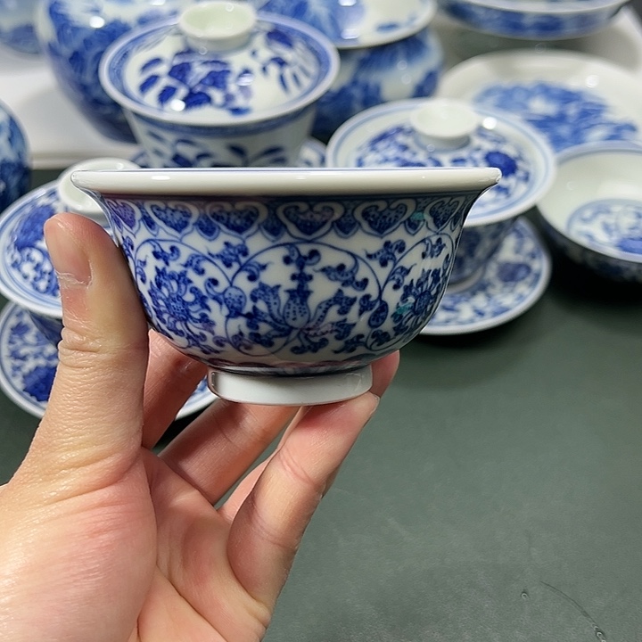微瑕柴窑点工缠枝花卉压手杯