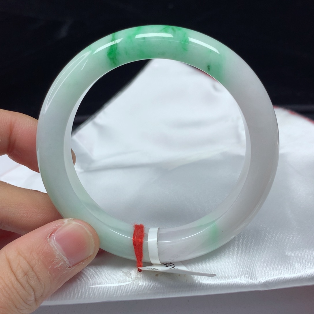 翡翠手镯（圆镯）未镶嵌56.5