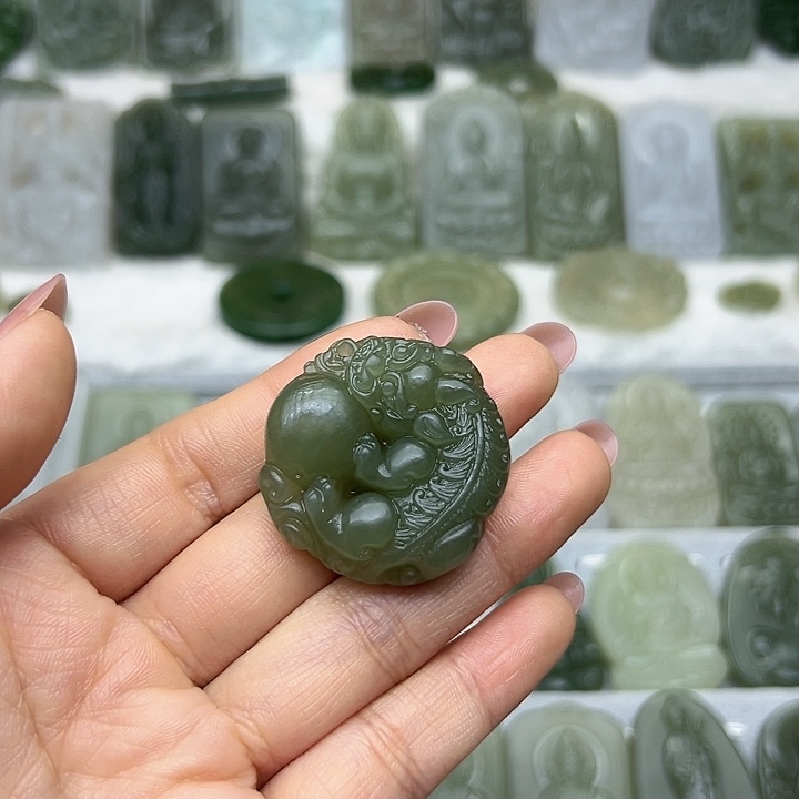 和田玉颈饰未镶嵌