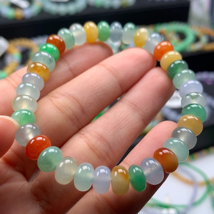 翡翠手镯未镶嵌卡