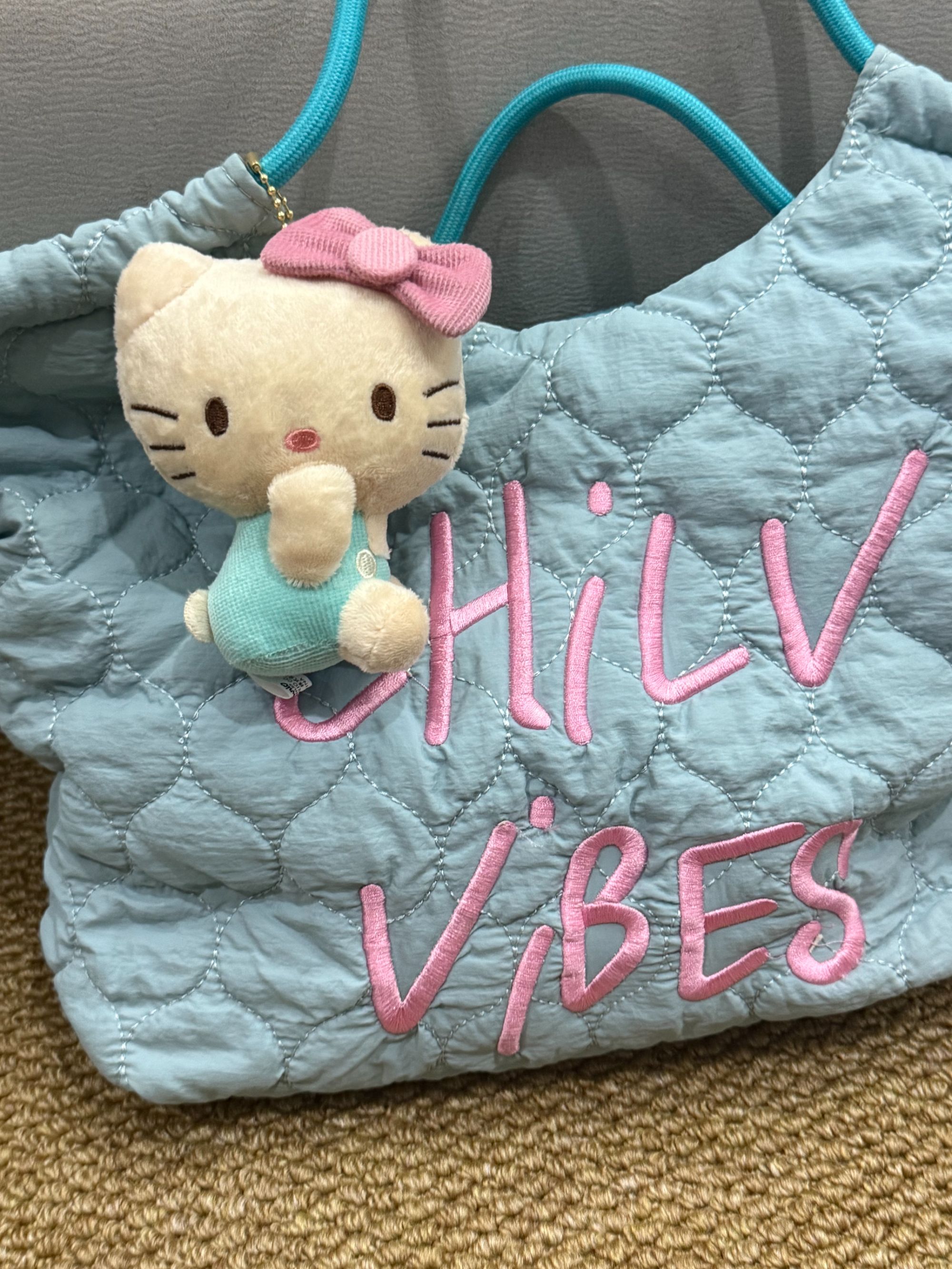 肤色侧坐helloKitty包包挂件可爱毛绒玩具挂饰kitty挂件
