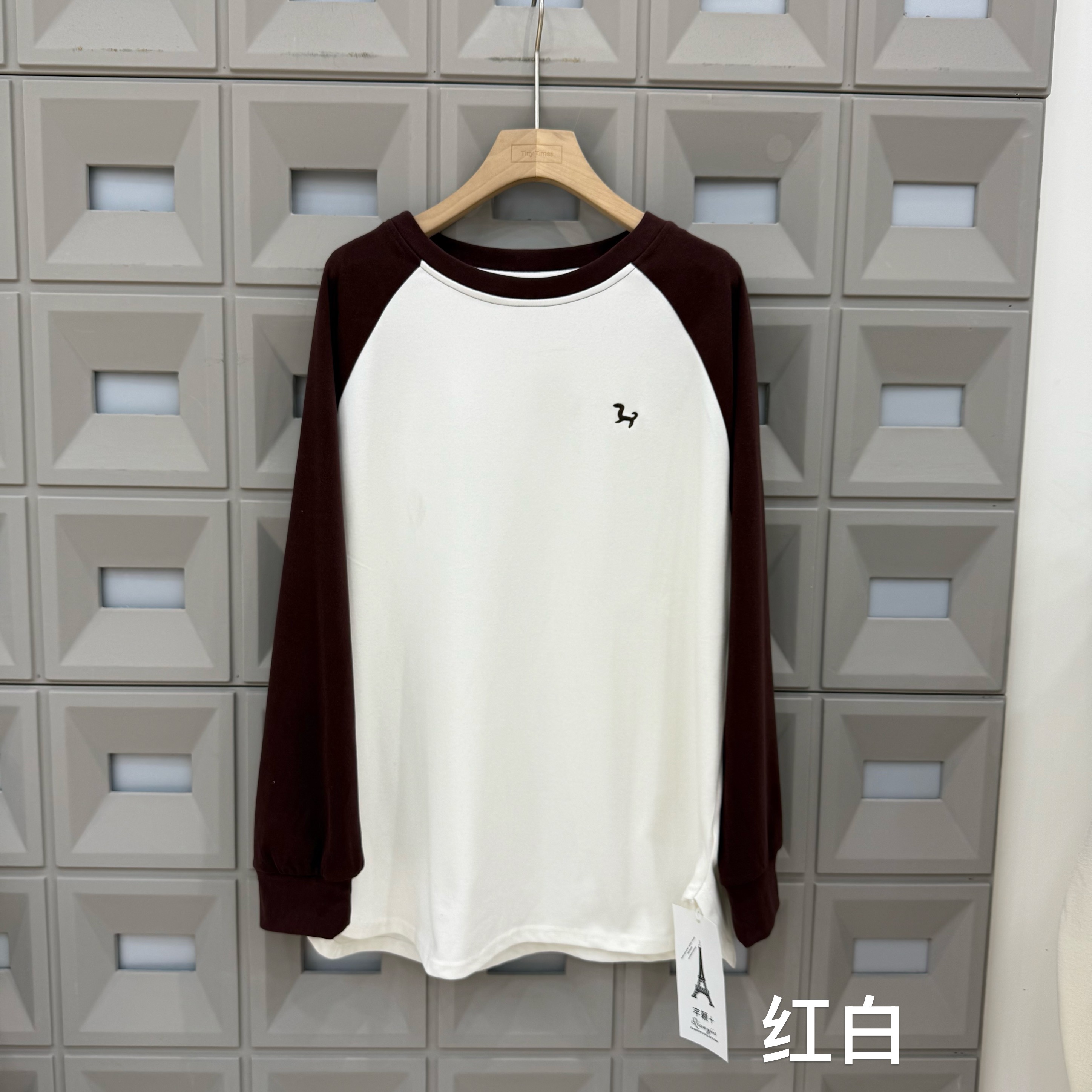 【坦姐严选 实体品质】磨毛拼接袖胸前刺绣休闲宽松T恤768