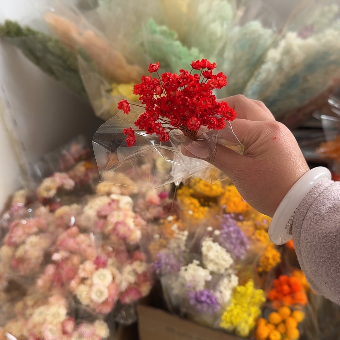 K45号红色100枝小星花