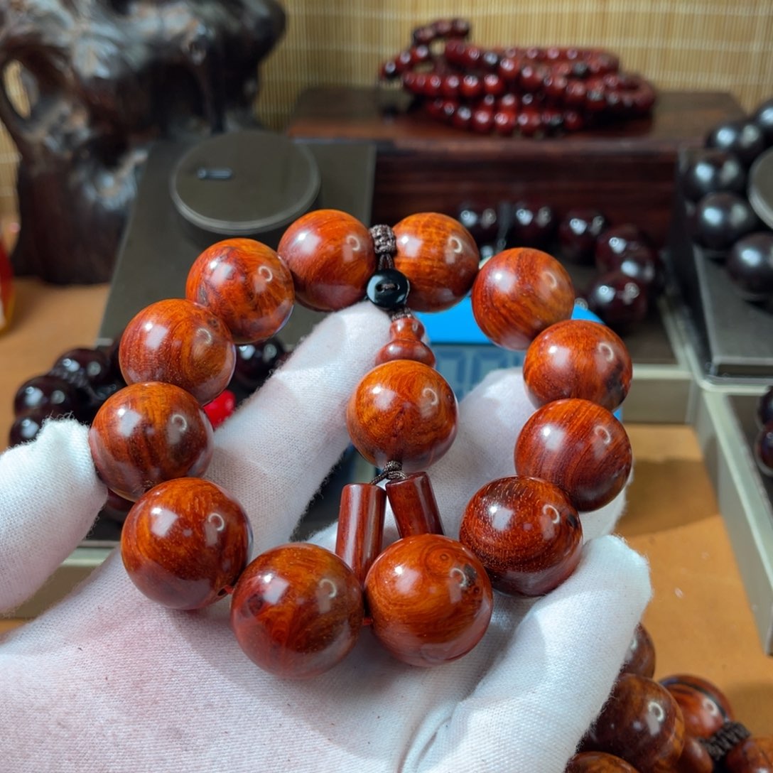 檀香紫檀（小叶紫檀）?****黑