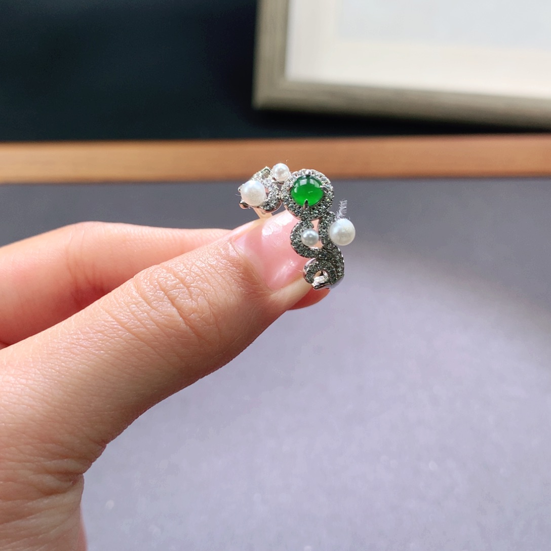 翡翠手镯未镶嵌天然翡翠手镯