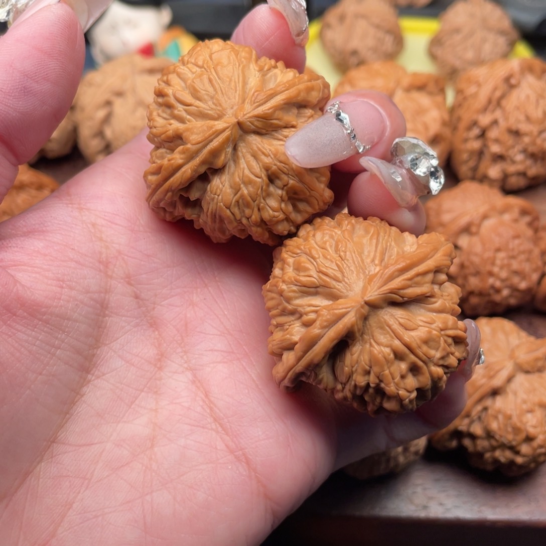 文玩核桃把件a****k全品白狮子41