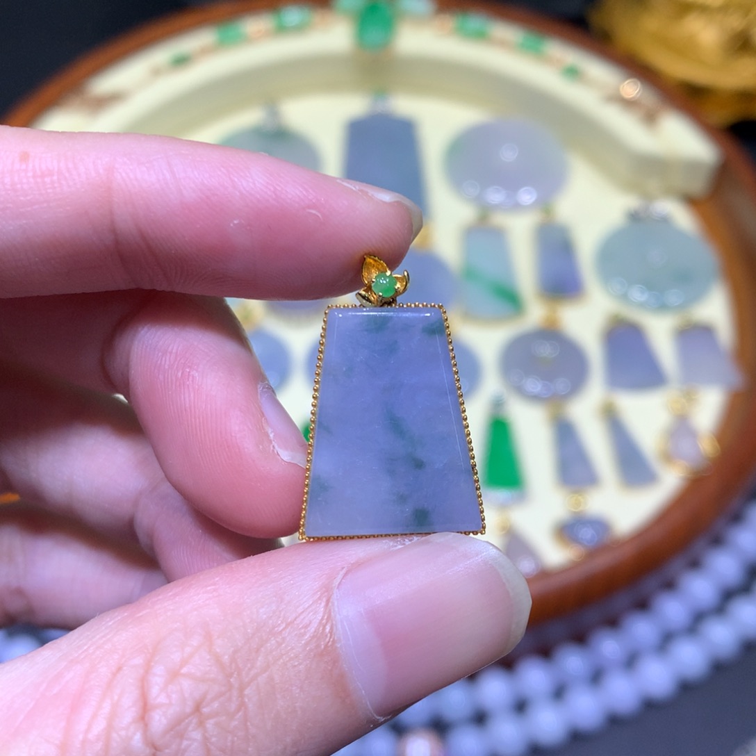 翡翠吊坠(不含链)18K金镶嵌