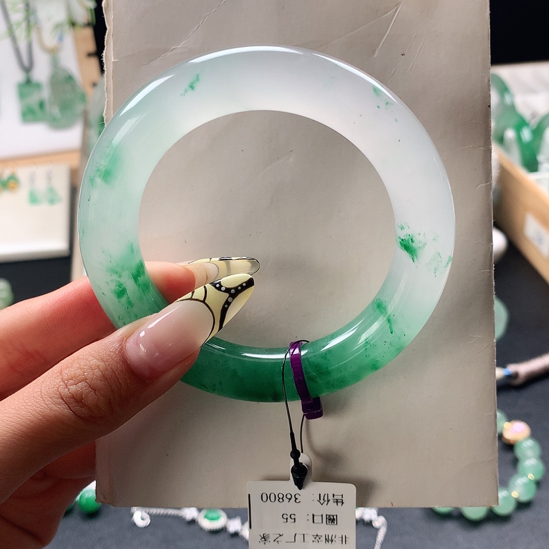 石英质玉手镯未镶嵌