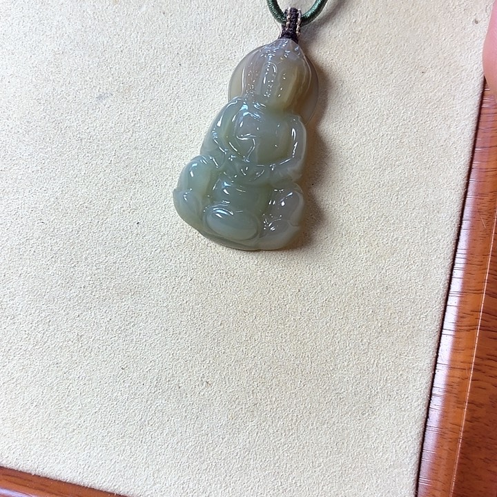 和田玉未镶嵌戒指观音头戴彩