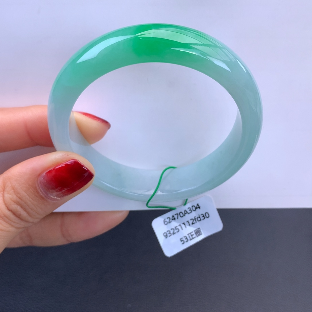 翡翠未镶嵌手镯细糯化胶阳绿手镯（棉纹）