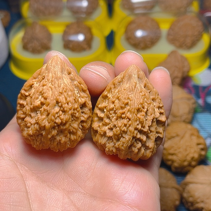 文玩核桃吊坠塔尖