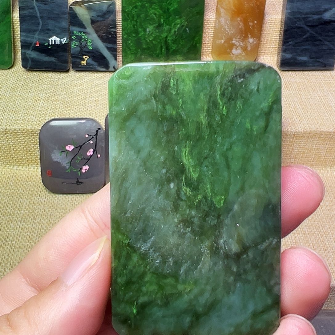 和田玉（碧玉）珠宝半成品未镶嵌