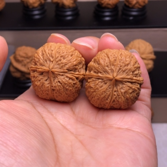 文玩核桃把件密石四楞4