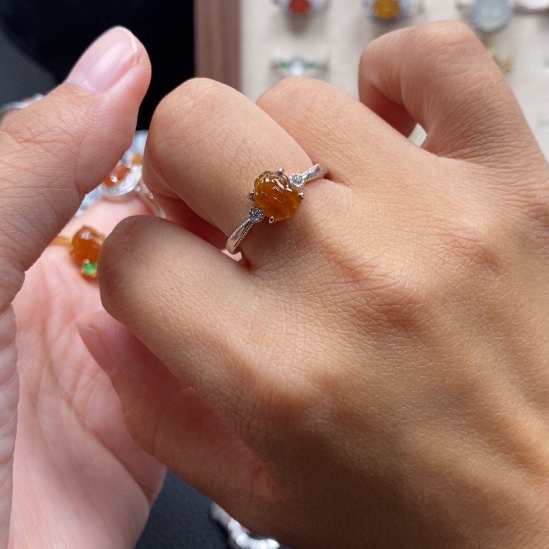 z***x翡翠银S925镶嵌戒指