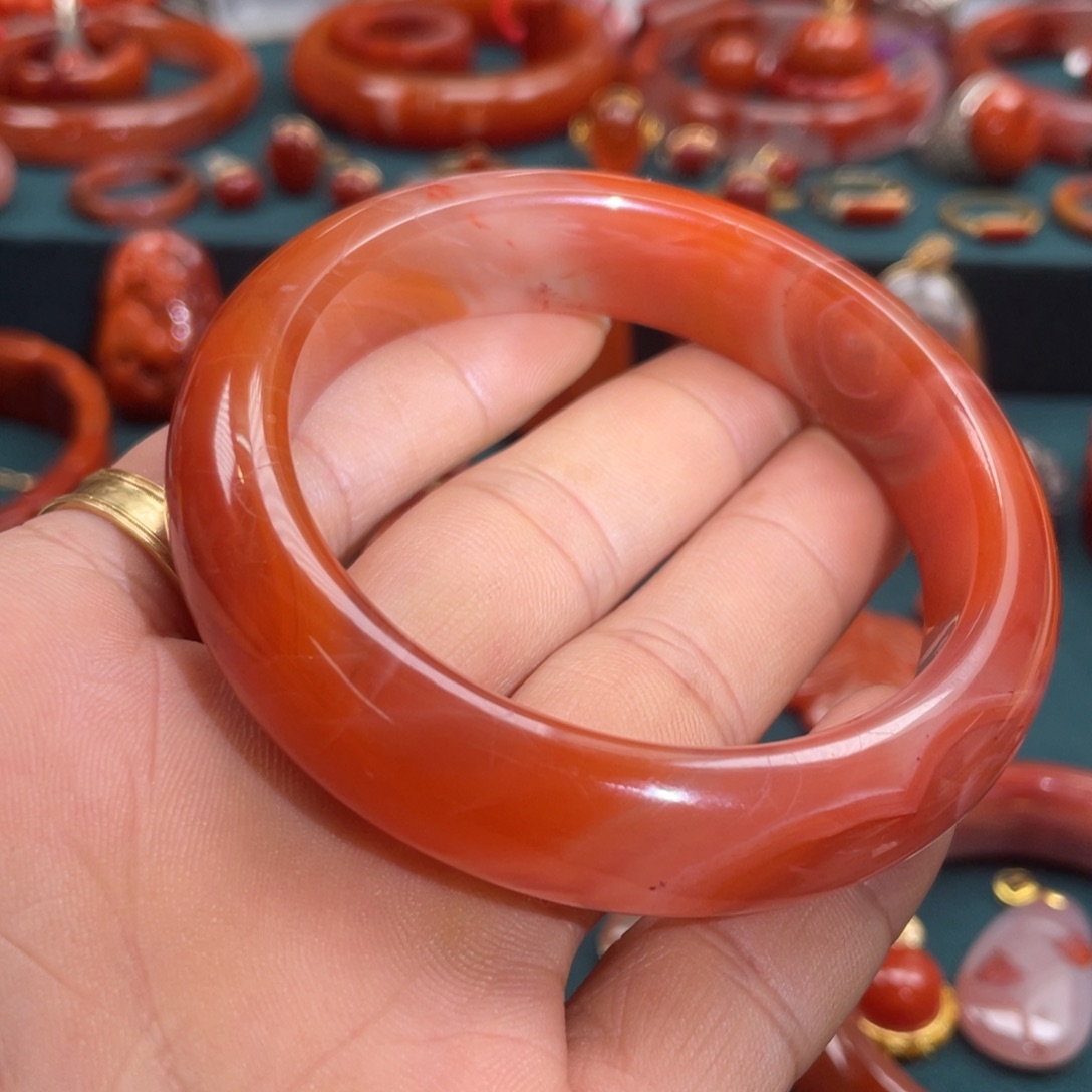 南红玛瑙川料南红手镯55+mm未镶嵌