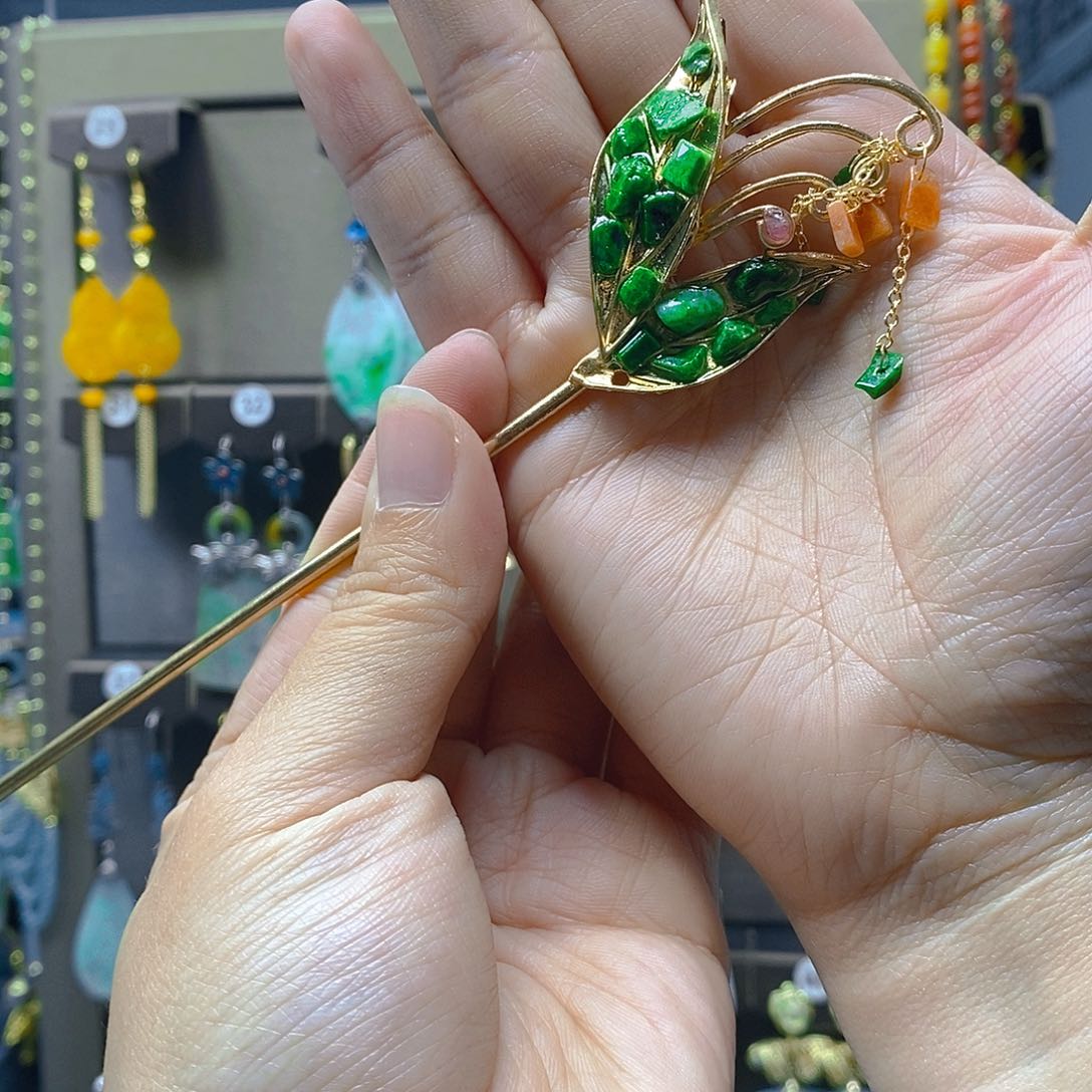 未镶嵌翡翠耳饰翡翠