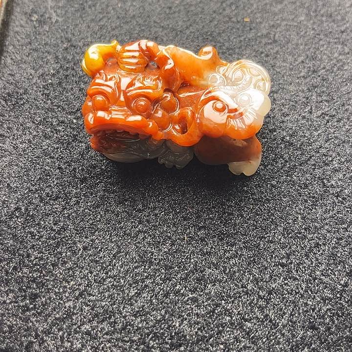 石英质玉（黄龙玉）颈饰未镶嵌