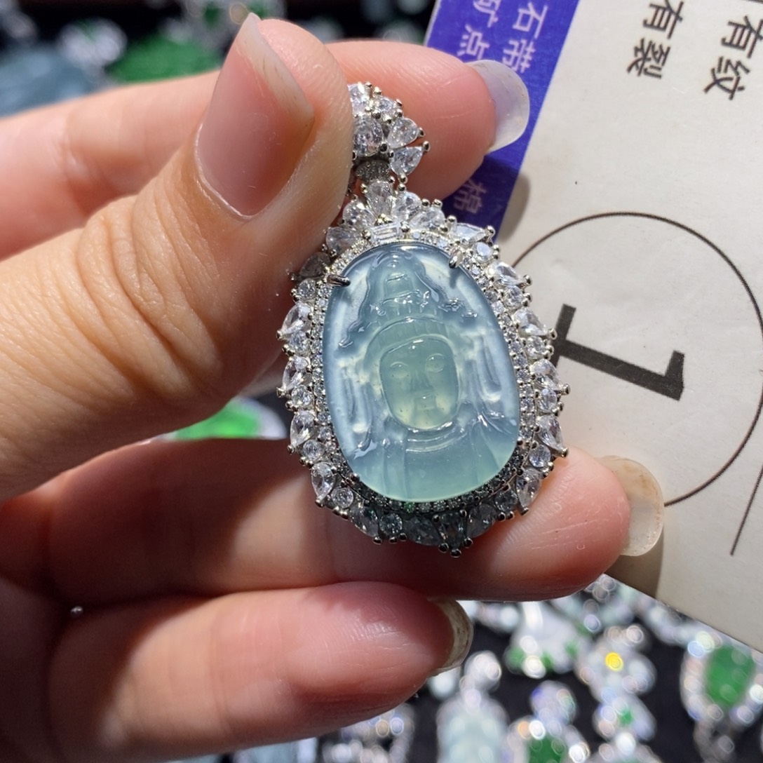 翡翠未镶嵌颈饰翡翠