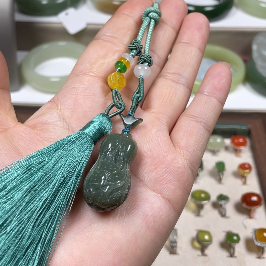 和田玉车挂未镶嵌