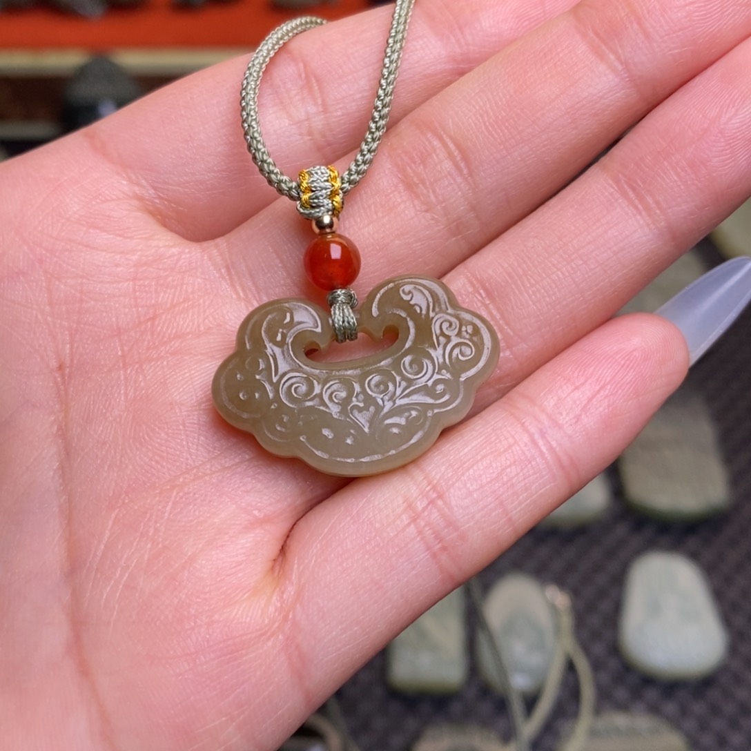 和田玉颈饰未镶嵌穿绳需要注意备注