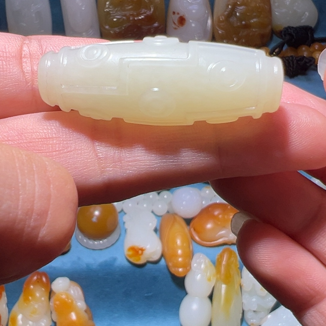 周***行和田玉未镶嵌挂件