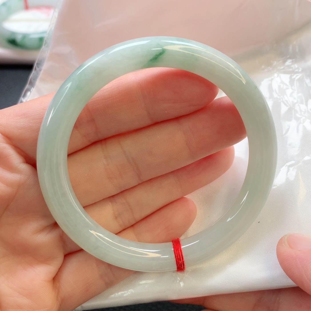 翡翠手镯未镶嵌55.6圆