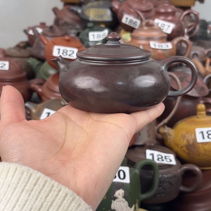 紫砂茶壶底部跳砂