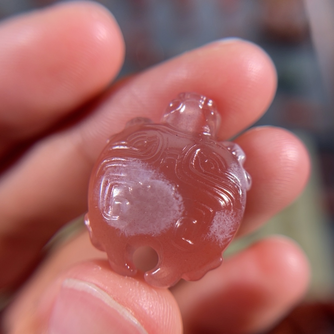 玛瑙/玉髓大黑洞汉龟21.2*17不退不换未镶嵌