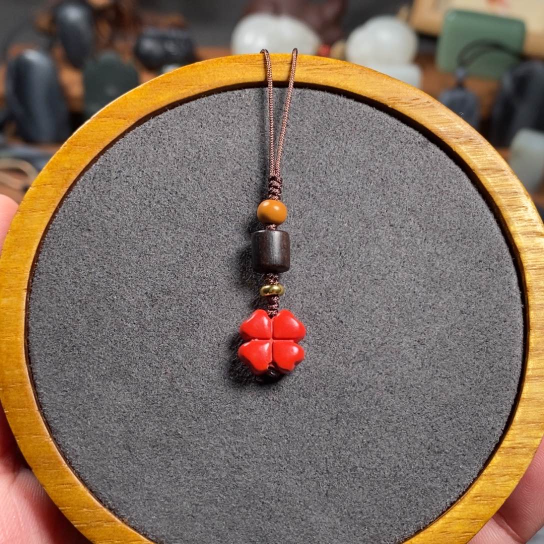 查罗石朱砂手机挂合金