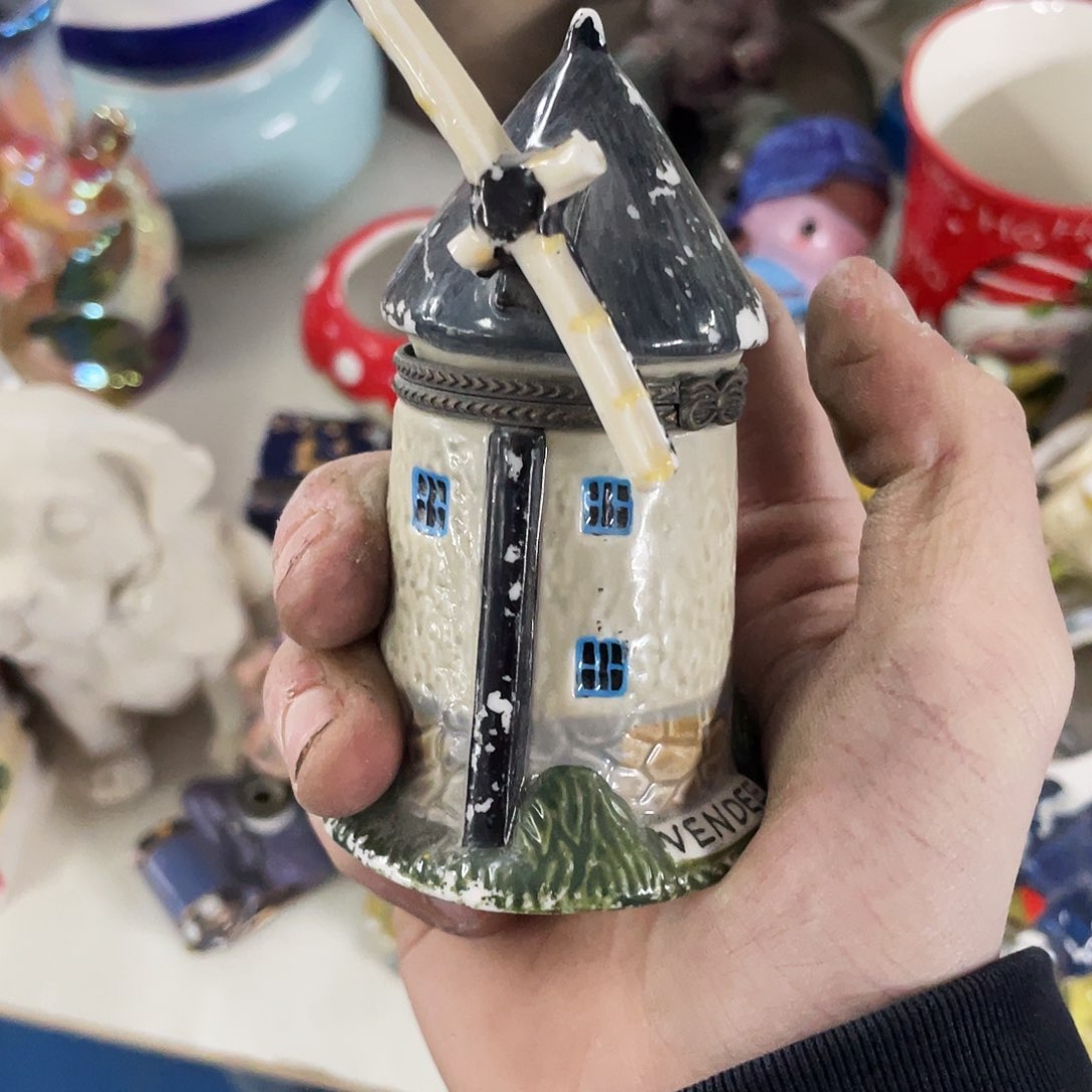 摆件   磕碰。 瑕疵。     