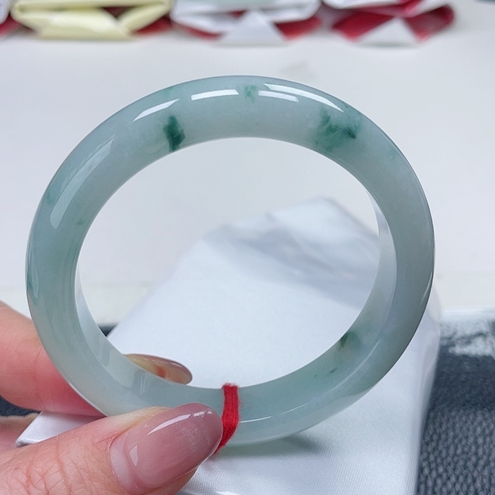 翡翠手镯未镶嵌缅甸翡翠