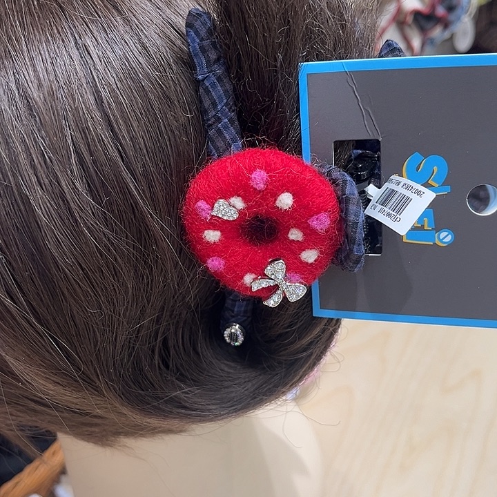 布艺铁合金红色甜甜圈抓夹